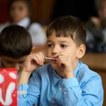 45 dintre parintii care lucreaza in strainatate nu pot sarbatori Pastele in tara alaturi de copiii lor ramasi acasa