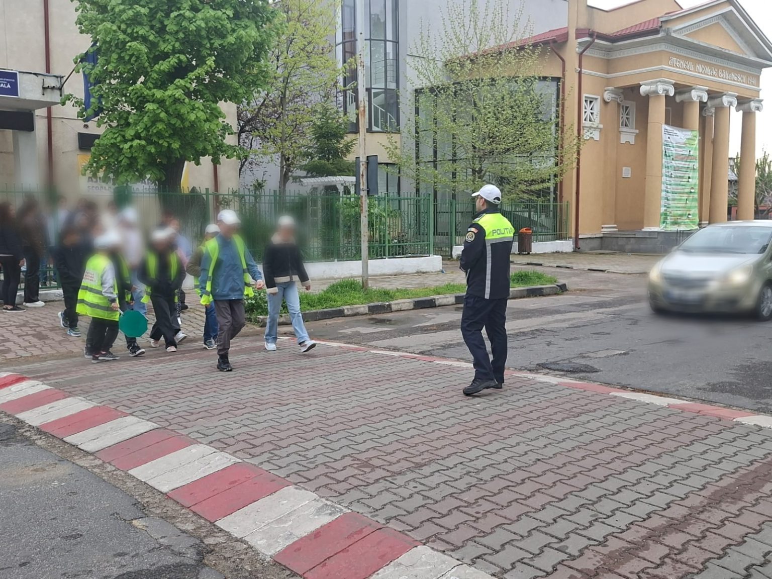 Responsabilizare practica poliistii au instruit patrulele scolare la Scoala Gimnaziala nr 7 din Giurgiu
