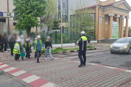 Responsabilizare practica poliistii au instruit patrulele scolare la Scoala Gimnaziala nr 7 din Giurgiu