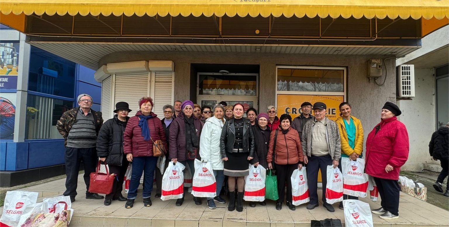 n preajma srbtorilor pascale ASOCIATIA ATITUDINEA CIVICA IANCU MARIANA din GIURGIU a desfurat activiti caritabile educaionale i civice oferind 25 de pungi cu produse alimentare